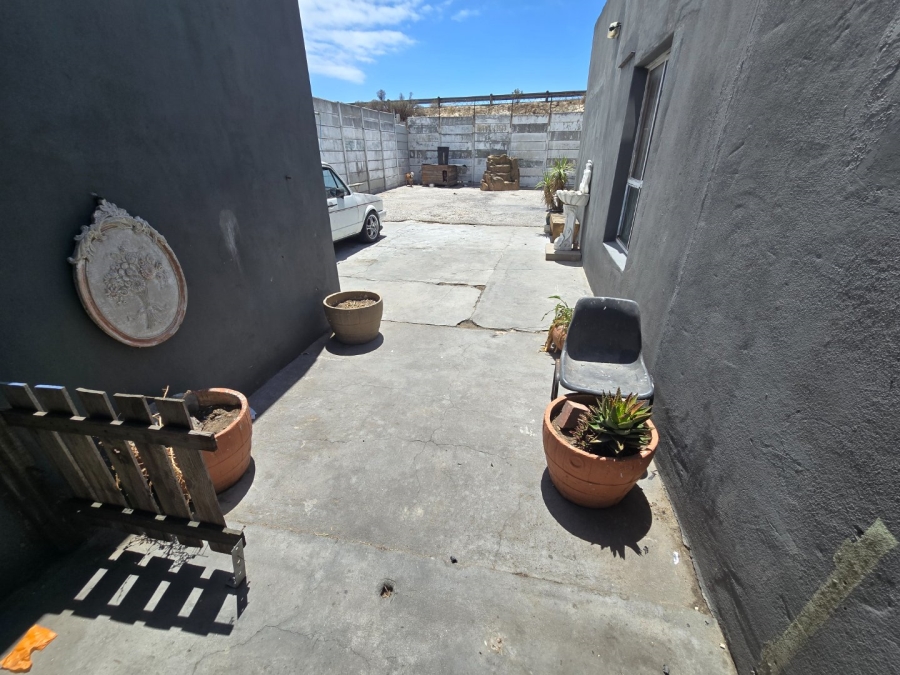 10 Bedroom Property for Sale in Colorado Park Western Cape